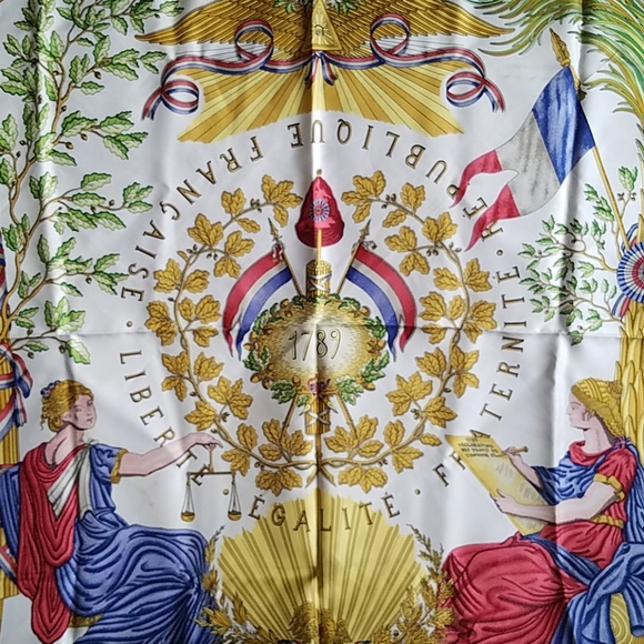 HERMES Vintage Scarf - Picture 6 of 12